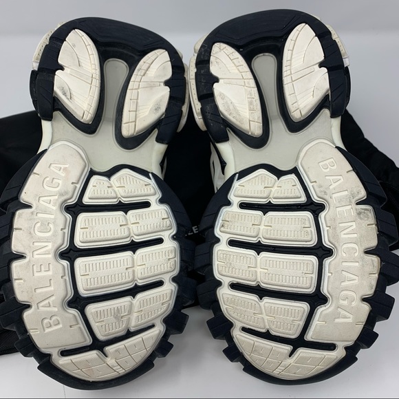 Balenciaga Worn Out Sneakers - Picture 7 of 9